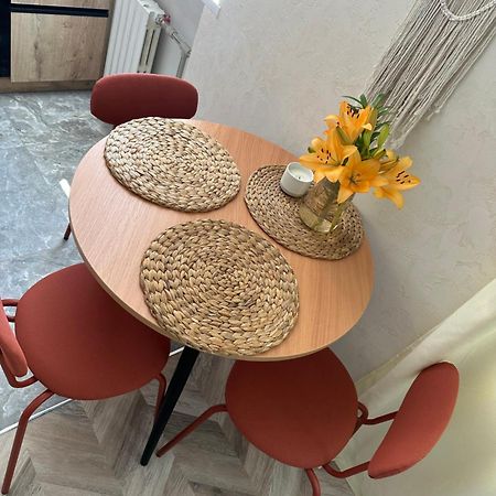Apartamento Terracotta Kremenchuk Exterior foto